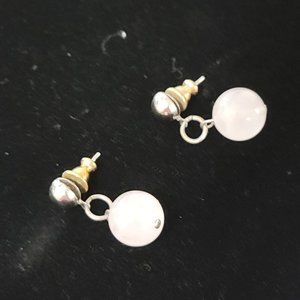 Pink glass bead pierced earrings.